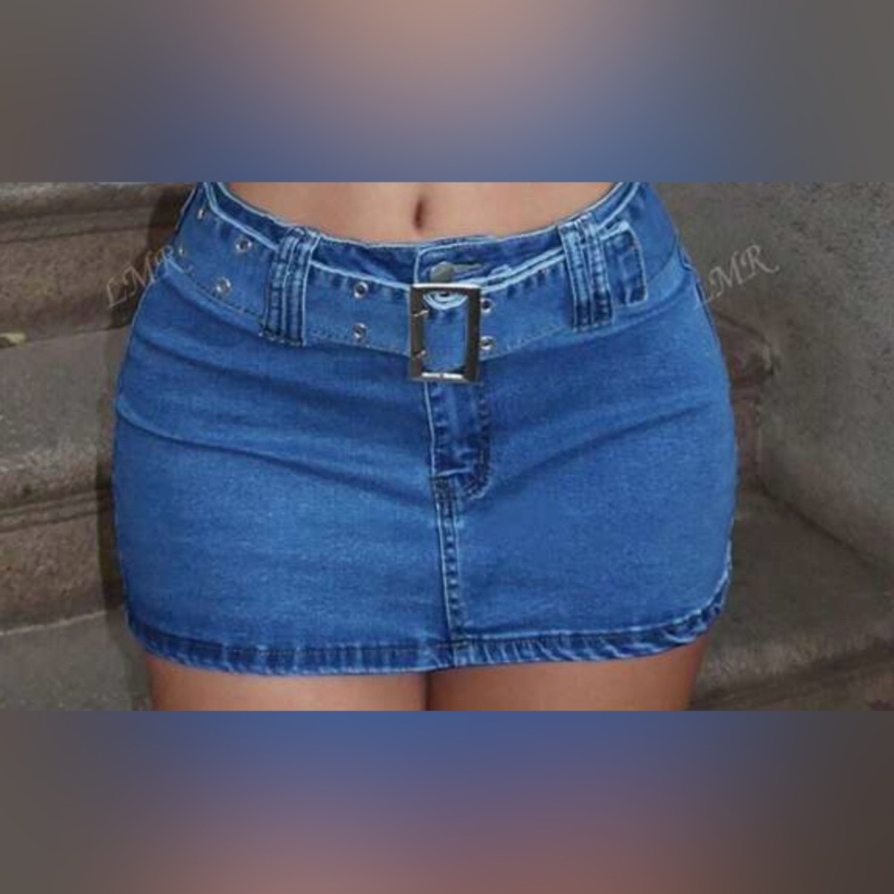 Stylish Blue Denim Mini Skirt